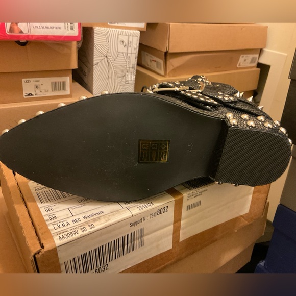 🆕JEFFREY CAMPBELL DRACO STUD WEDGE MOTO BOOTS BLACK SHINY SNAKE SILVER SIZE 7.5 - Picture 7 of 13